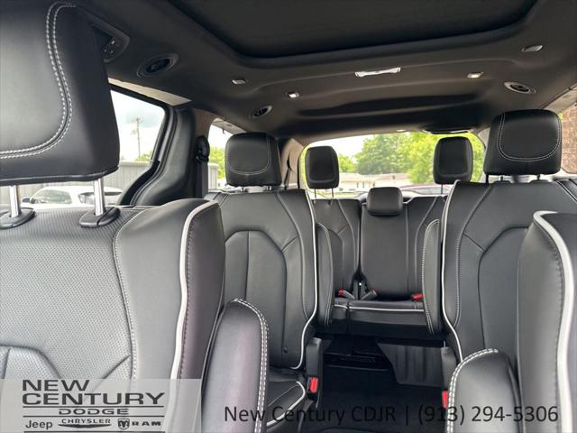 2026 Chrysler Pacifica Limited AWD