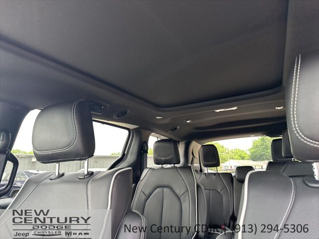 2026 Chrysler Pacifica Limited AWD