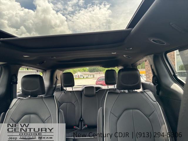 2026 Chrysler Pacifica Limited AWD