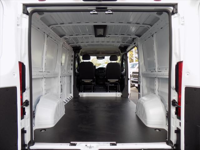 2026 Ram ProMaster Cargo Van Tradesman Low Roof 136" WB w/Pass Seat