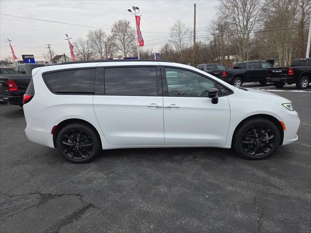 2026 Chrysler Pacifica PACIFICA SELECT AWD