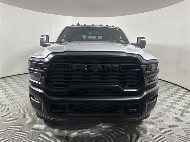 2026 RAM Ram 3500 RAM 3500 TRADESMAN CREW CAB 4X4 64 BOX