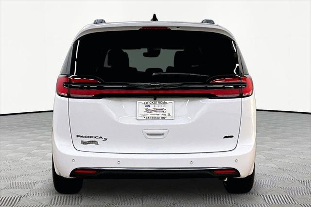 2026 Chrysler Pacifica Select AWD
