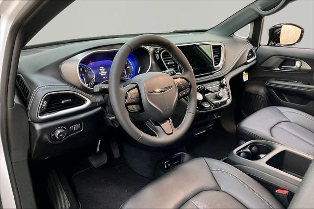 2026 Chrysler Pacifica Select AWD