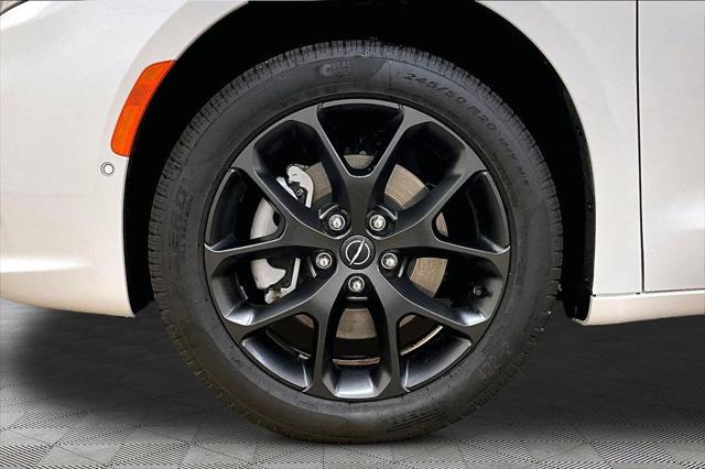 2026 Chrysler Pacifica Select AWD