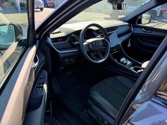 2025 Jeep Grand Cherokee Altitude X 4x2