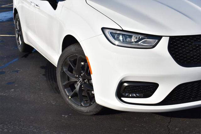 2026 Chrysler Pacifica PACIFICA SELECT AWD