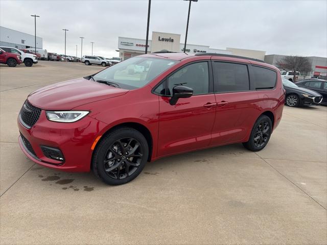 2026 Chrysler Pacifica PACIFICA SELECT AWD