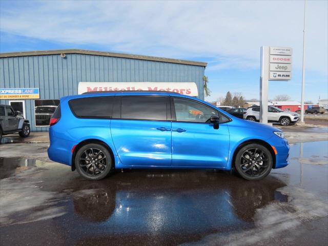 2026 Chrysler Pacifica PACIFICA SELECT AWD