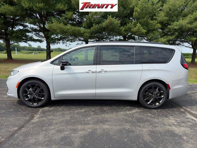 2026 Chrysler Pacifica Select for sale in Taylorville, IL
