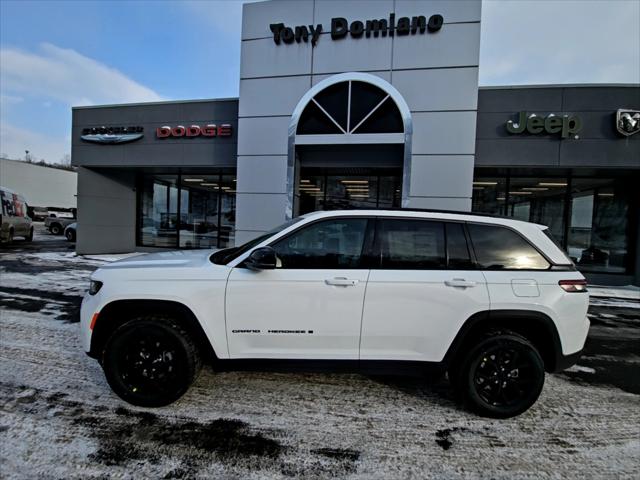 2026 Jeep Grand Cherokee GRAND CHEROKEE LAREDO ALTITUDE 4X4 2026 Jeep Grand Cherokee GRAND CHEROKEE LAREDO ALTITUDE 4X4