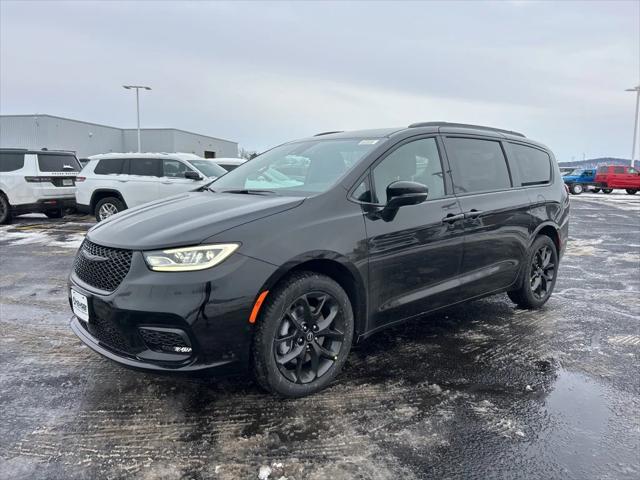 2026 Chrysler Pacifica PACIFICA SELECT AWD