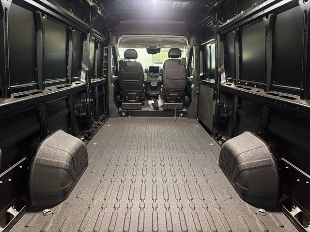 2026 Ram ProMaster Cargo Van SLT+