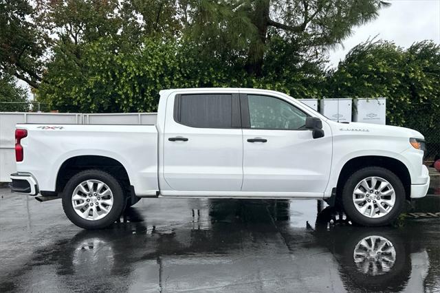 2022 Chevrolet Silverado 1500 4WD Crew Cab Short Bed Custom 2022 Chevrolet Silverado 1500 4WD Crew Cab Short Bed Custom