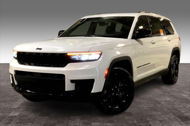 2022 Jeep Grand Cherokee L Altitude 4x4 2022 Jeep Grand Cherokee L Altitude 4x4