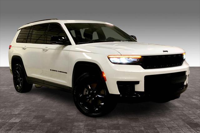 2022 Jeep Grand Cherokee L Altitude 4x4 2022 Jeep Grand Cherokee L Altitude 4x4