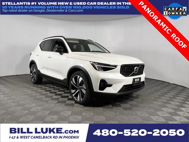 2025 Volvo XC40 B5 Plus Dark Theme 2025 Volvo XC40 B5 Plus Dark Theme