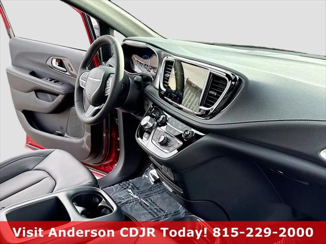 2026 Chrysler Pacifica Select AWD