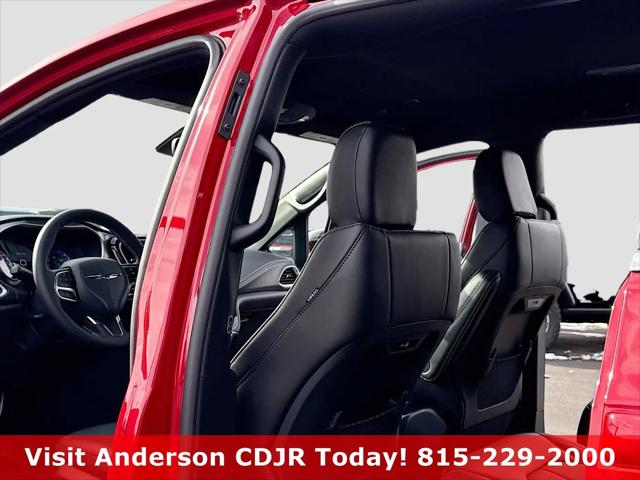 2026 Chrysler Pacifica Select AWD