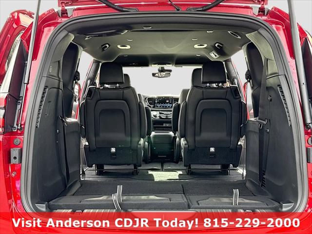 2026 Chrysler Pacifica Select AWD