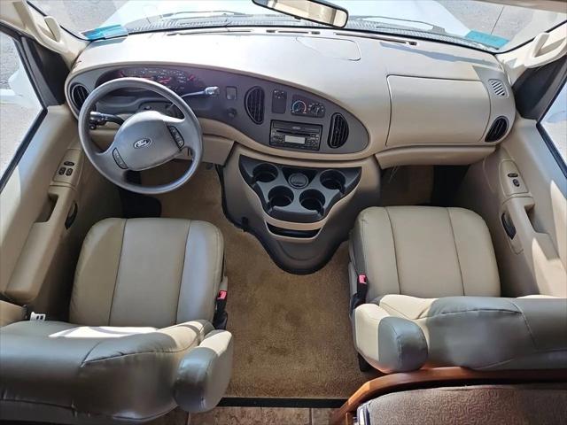 2008 Ford E-450 Cutaway E-450