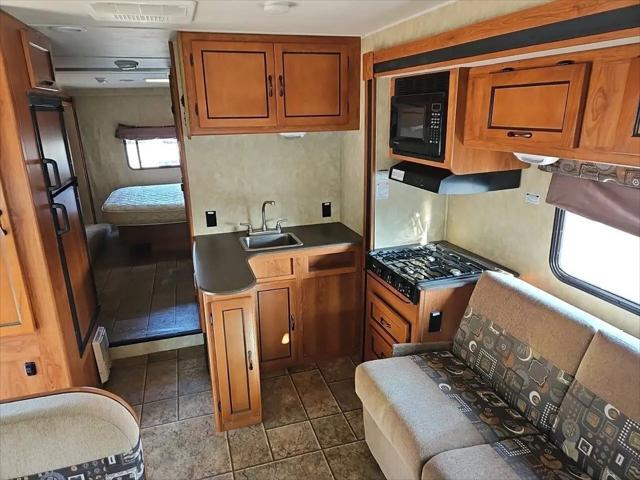 2008 Ford E-450 Cutaway E-450