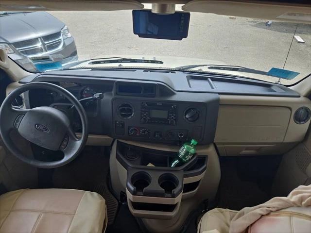 2011 Ford E-450 Cutaway E-450