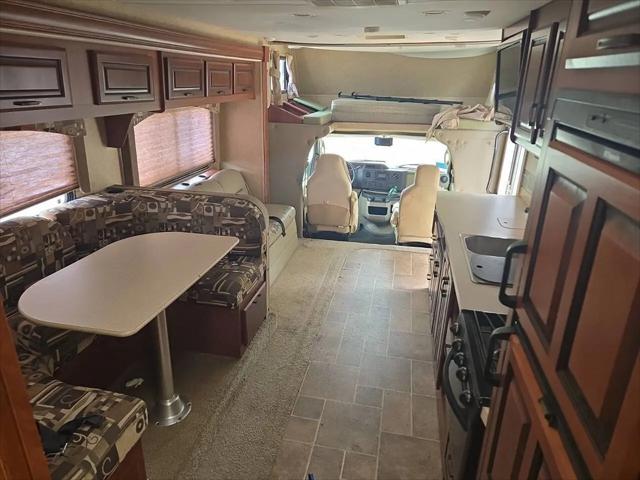 2011 Ford E-450 Cutaway E-450