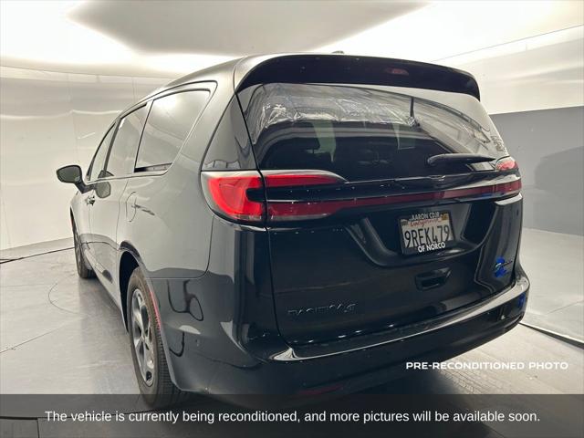 2023 Chrysler Pacifica Hybrid Touring L