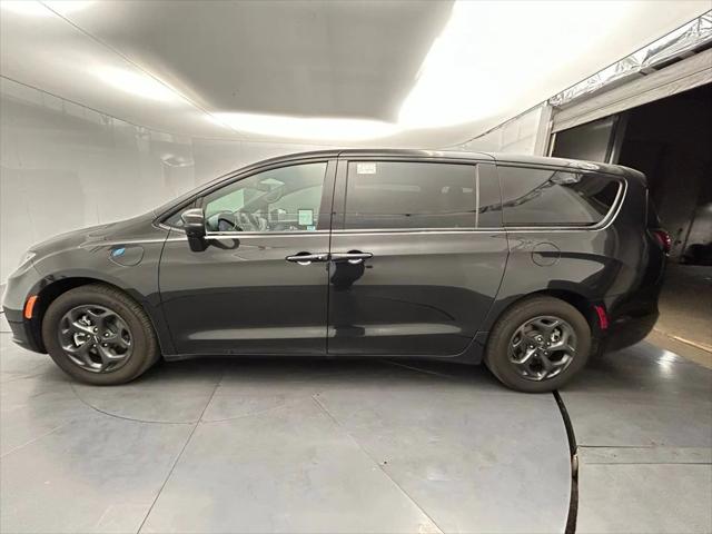 2023 Chrysler Pacifica Hybrid Touring L 2023 Chrysler Pacifica Hybrid Touring L