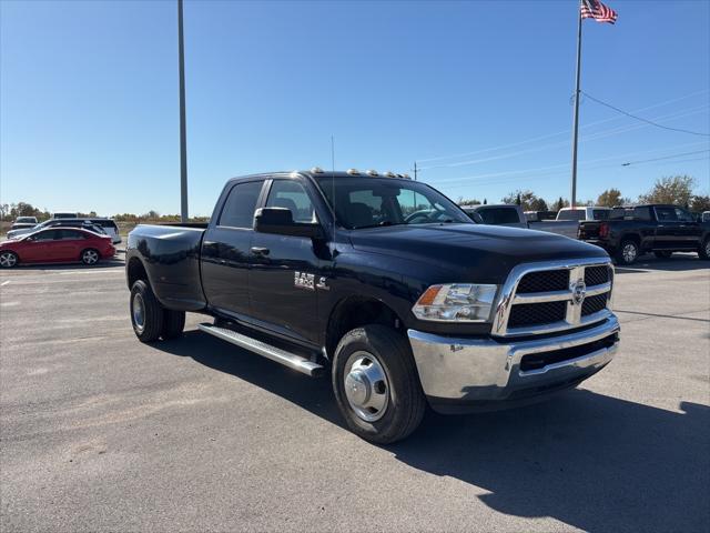 2017 RAM 3500 Tradesman Crew Cab 4x4 8 Box