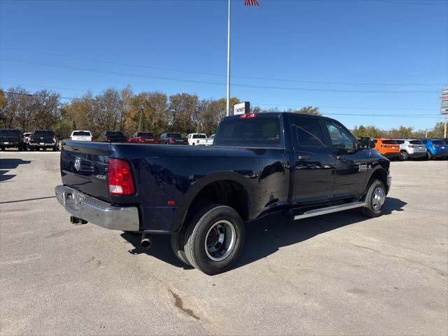 2017 RAM 3500 Tradesman Crew Cab 4x4 8 Box