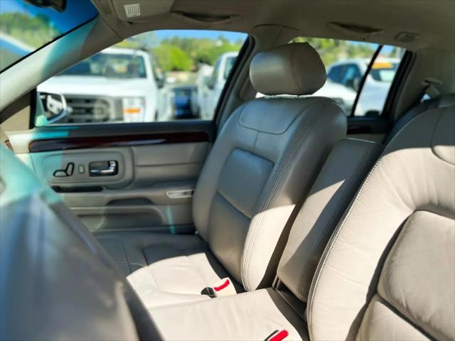 1998 Cadillac DeVille Standard