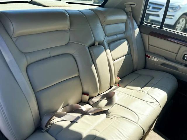 1998 Cadillac DeVille Standard