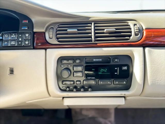 1998 Cadillac DeVille Standard