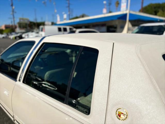 1998 Cadillac DeVille Standard