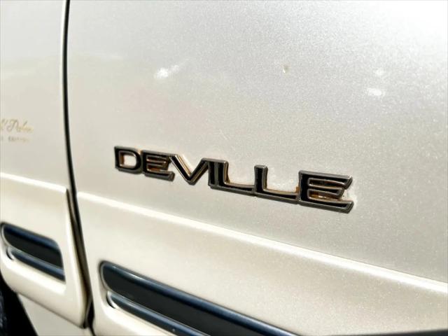 1998 Cadillac DeVille Standard
