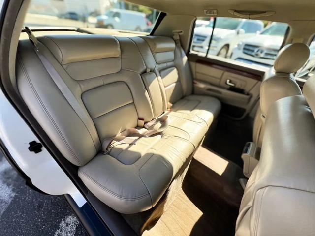 1998 Cadillac DeVille Standard