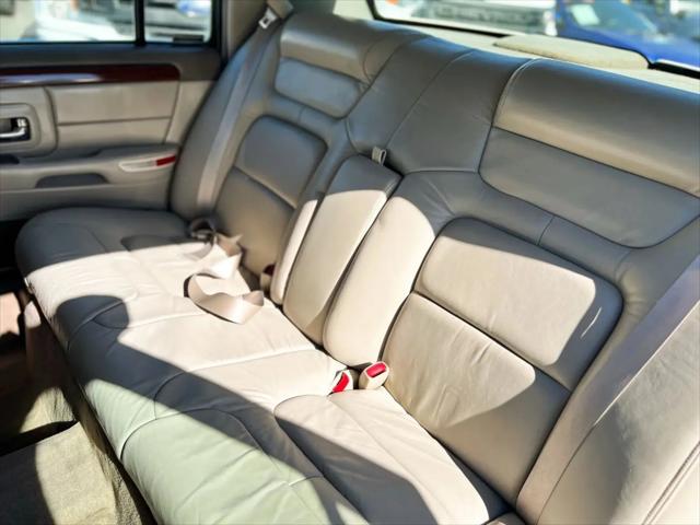 1998 Cadillac DeVille Standard