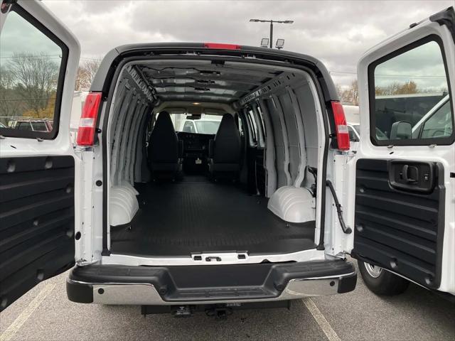 2025 Chevrolet Express Cargo Van RWD 3500 Extended Wheelbase WT
