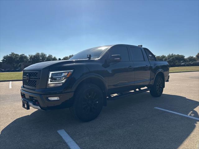 2024 Nissan TITAN Crew Cab PRO-4X 4x4 2024 Nissan TITAN Crew Cab PRO-4X 4x4