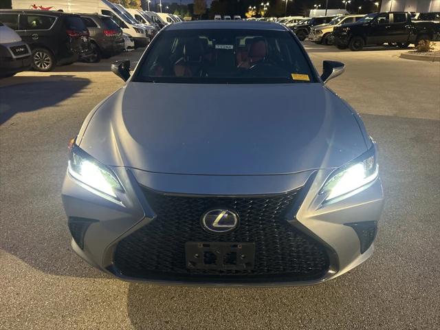 2022 Lexus ES 300h F SPORT