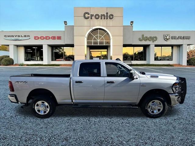 2025 RAM 3500 Tradesman Crew Cab 4x4 64 Box