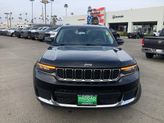 2023 Jeep Grand Cherokee L Laredo 4x4 2023 Jeep Grand Cherokee L Laredo 4x4