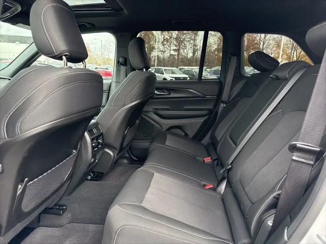 2025 Jeep Grand Cherokee Laredo X 4x2