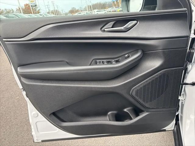 2025 Jeep Grand Cherokee Laredo X 4x2