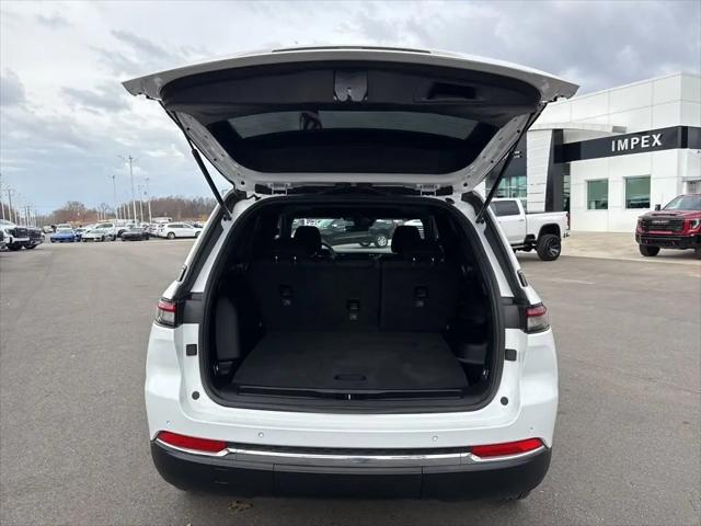2025 Jeep Grand Cherokee Laredo X 4x2