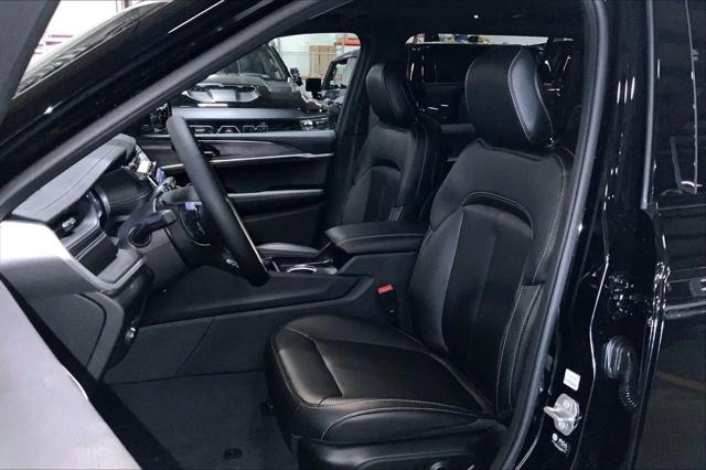 2025 Jeep Grand Cherokee L Limited 4x4