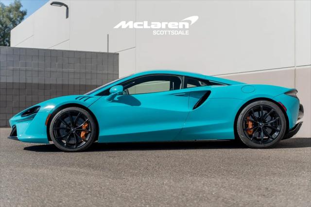 2024 McLaren Artura Standard