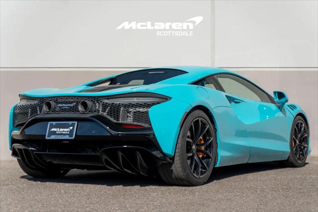 2024 McLaren Artura Standard